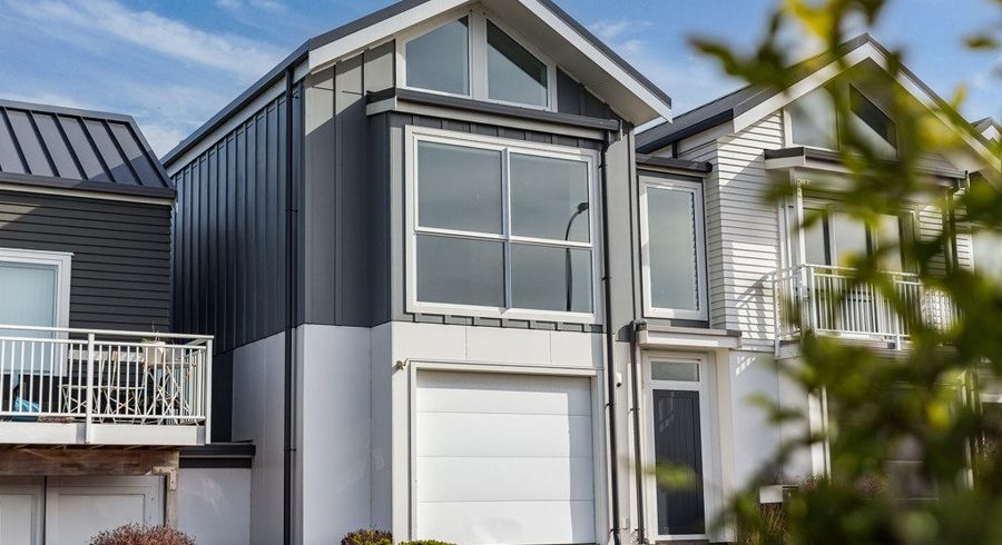  at 3 Kopua Place, Whitby, Porirua, Wellington