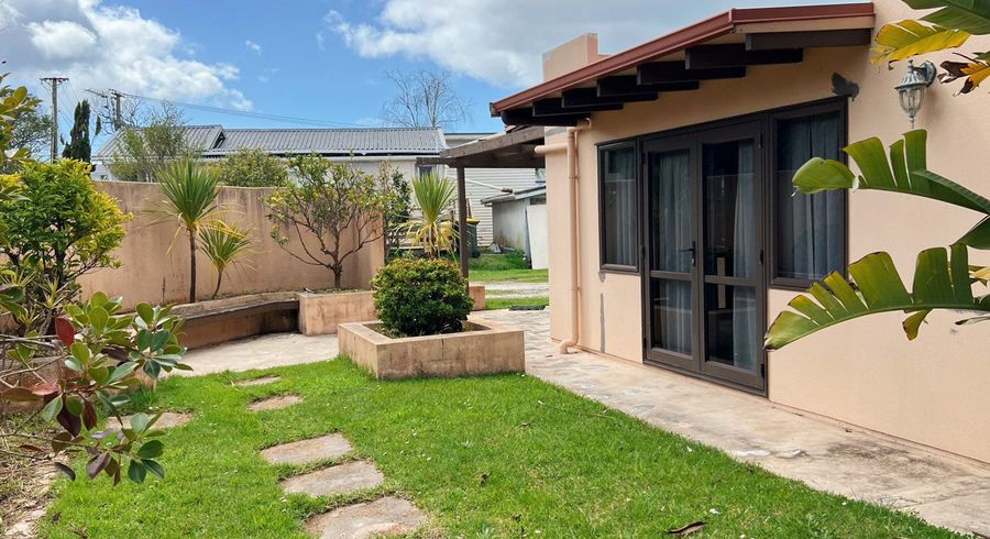  at 1004 Beach Road, Torbay, Auckland