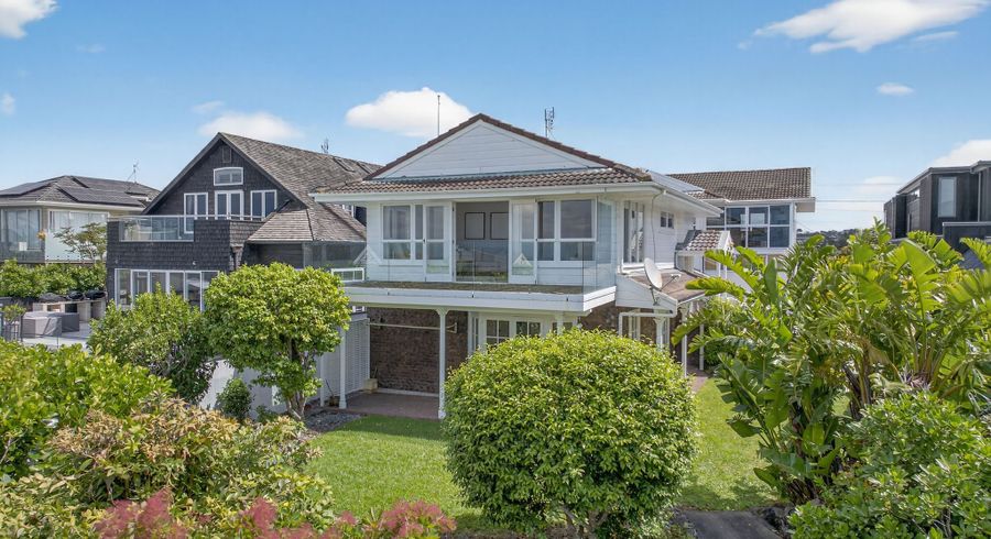  at 2/33 Gulf View Road, Murrays Bay, North Shore City, Auckland