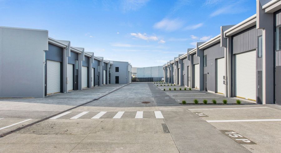  at 12/4 Spring Garden Avenue, Westgate, Waitakere City, Auckland
