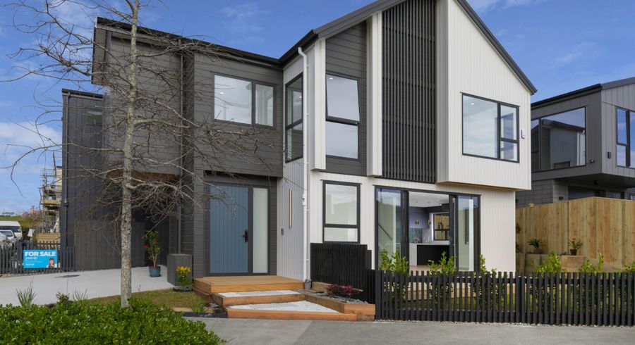  at 102 Te Oneroa Way, Long Bay, North Shore City, Auckland