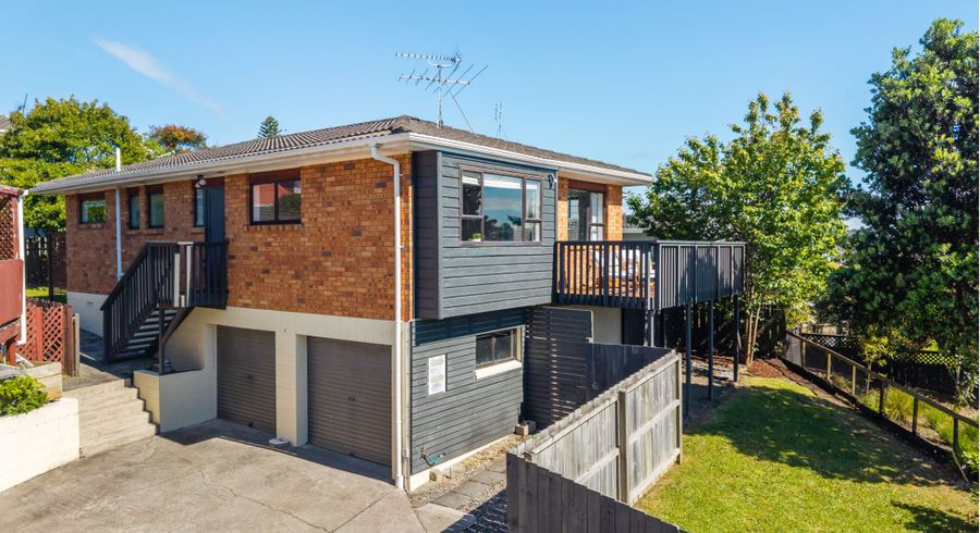  at 2/12 Petrel Place, Massey, Waitakere City, Auckland