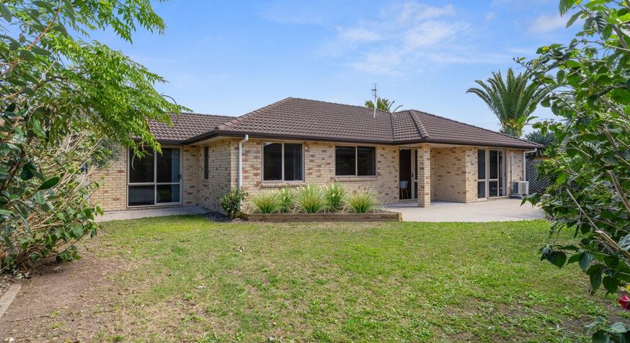  at 4 Beachmere Place, Papamoa Beach, Papamoa