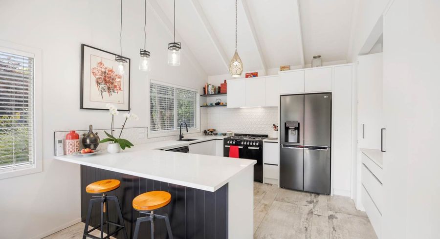  at 1/16 Stratford Avenue, Milford, Auckland