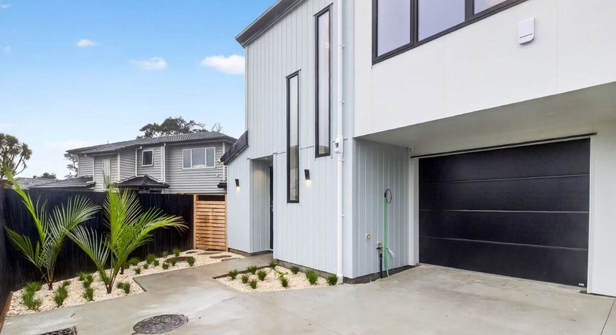  at 121D Vodanovich Road, Te Atatu South, Waitakere City, Auckland