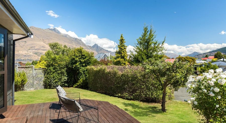  at 7 Larch Court, Kelvin Heights, Queenstown