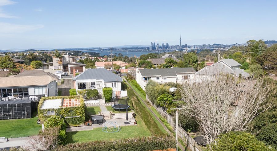  at 43 Balmain Road, Chatswood, North Shore City, Auckland