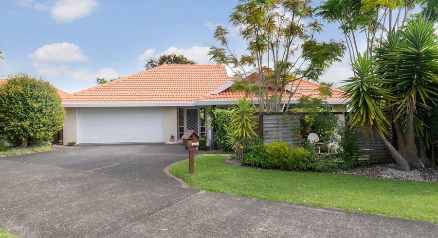  at 18 Gillett Place, Botany Downs, Manukau City, Auckland