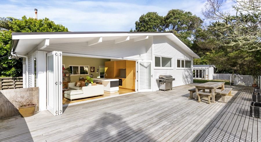  at 115 Beach Haven Road, Beach Haven, North Shore City, Auckland