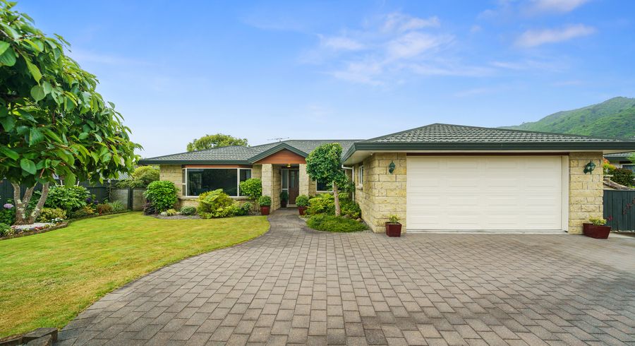  at 80 Parata Street, Waikanae