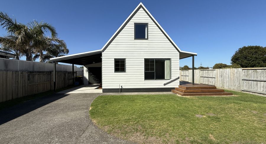  at 884B Papamoa Beach Road, Papamoa, Tauranga, Bay Of Plenty