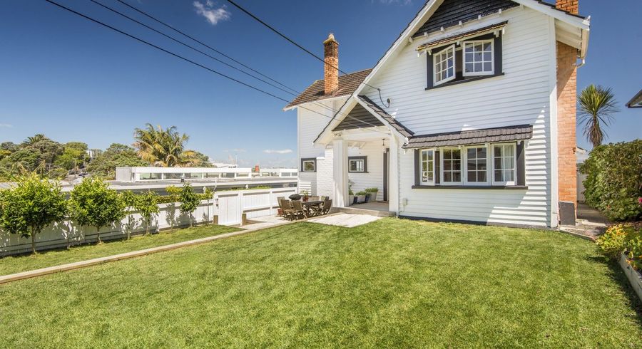  at 5 Stanley Point Road, Stanley Point, Devonport, North Shore City, Auckland
