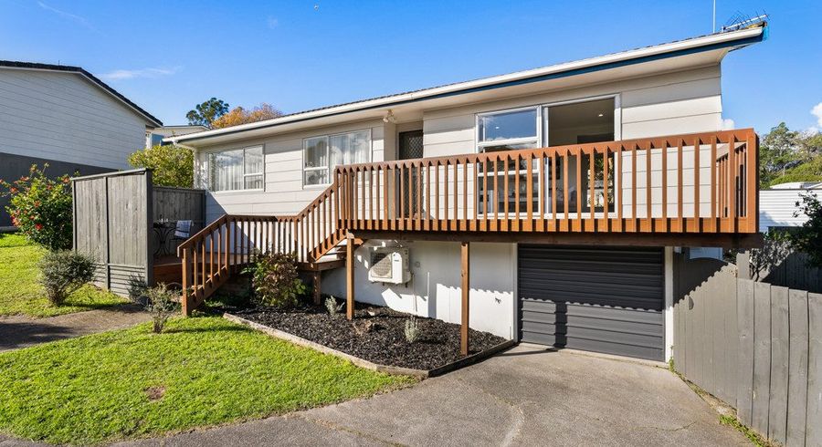  at 2/4 Clare Place, Glenfield, North Shore City, Auckland