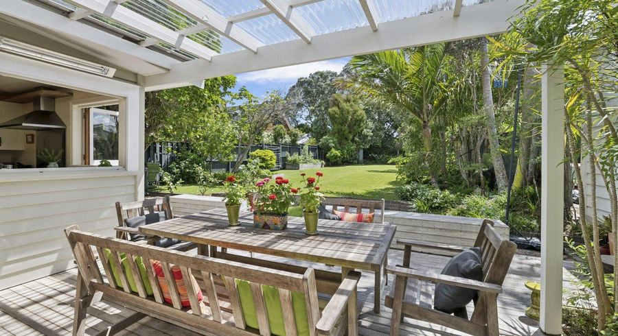  at 142 Queen Street, Northcote Point, North Shore City, Auckland