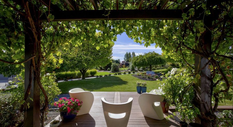  at 5 Bayonet Peak Place, Drift Bay, Queenstown