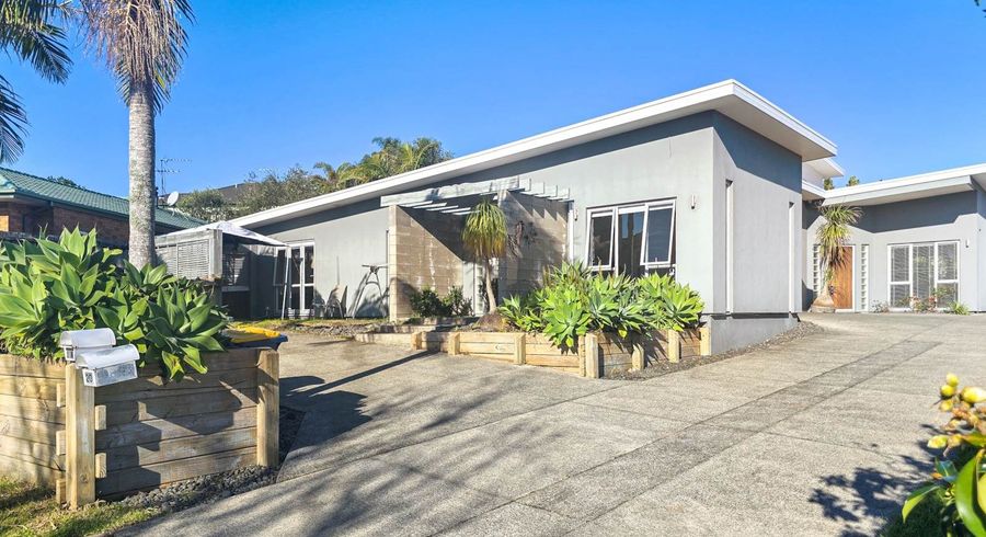  at 20 & 20A Mahoney Drive, Albany, North Shore City, Auckland