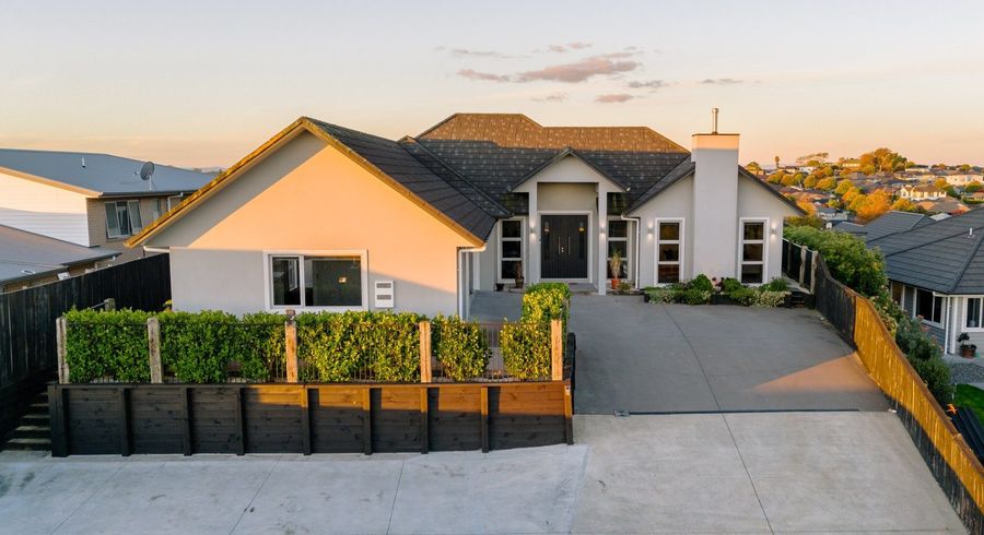  at 160 Cumberland Drive, Flagstaff, Hamilton