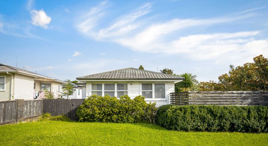  at 14 Thomas Avenue, Te Atatu Peninsula, Auckland
