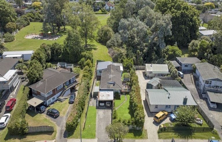  at 2/55 Ennis Avenue, Pakuranga Heights, Manukau City, Auckland