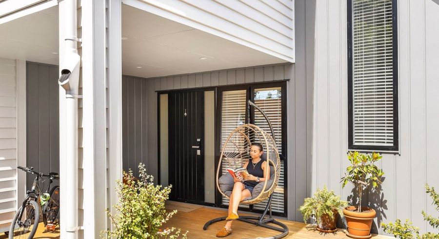  at 6 Taratoa Street, Point England, Auckland