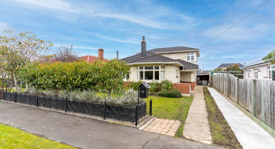  at 16 Wycolla Avenue, Saint Clair, Dunedin, Otago