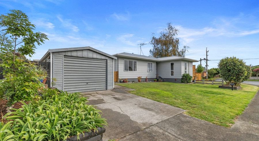  at 2 Beadle Place, St Andrews, Hamilton