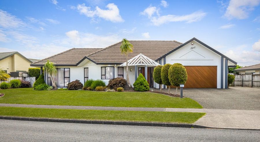  at 25 Suncrest Drive, West Harbour, Auckland