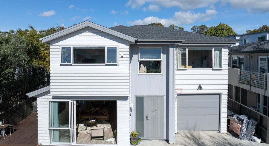  at 335A East Coast Road, Mairangi Bay, North Shore City, Auckland