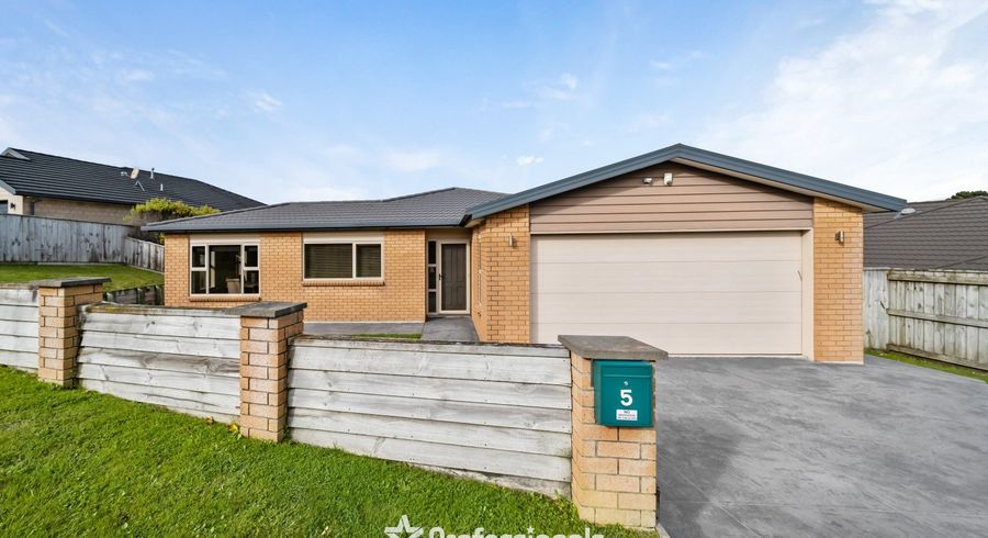  at 5 Tasman Close, Aotea, Porirua, Wellington