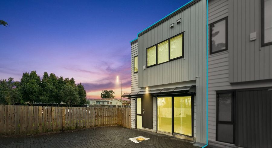  at 2F Cadiz Place, Papakura, Papakura, Auckland
