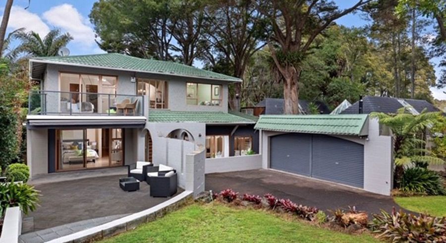  at 16 Cobblestone Lane, Hillcrest, Auckland