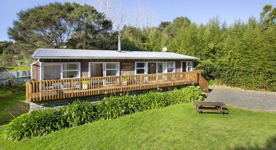  at 1A Southern Cross Cres, Island Bay, Wellington