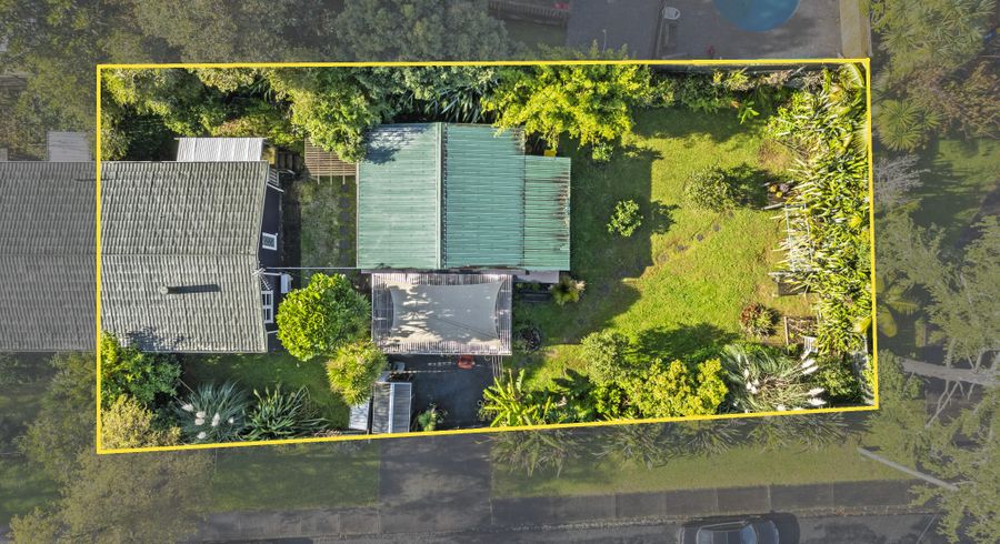  at 2/2 Earl Road, Titirangi, Waitakere City, Auckland
