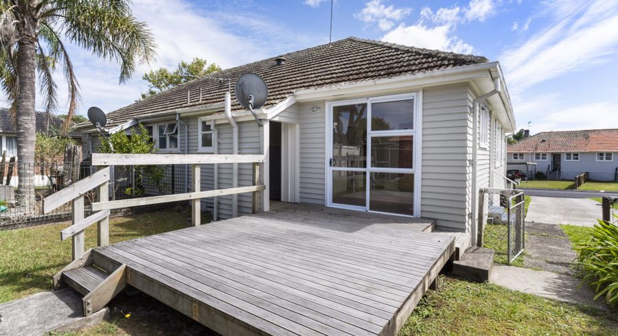  at 31 Philomel Crescent, Bayswater, North Shore City, Auckland