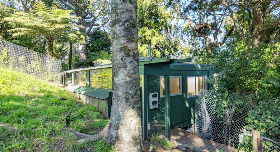  at 86 Warner Park Avenue, Laingholm, Waitakere City, Auckland