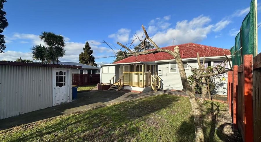  at 1/88 Tirimoana Road, Te Atatu South, Waitakere City, Auckland