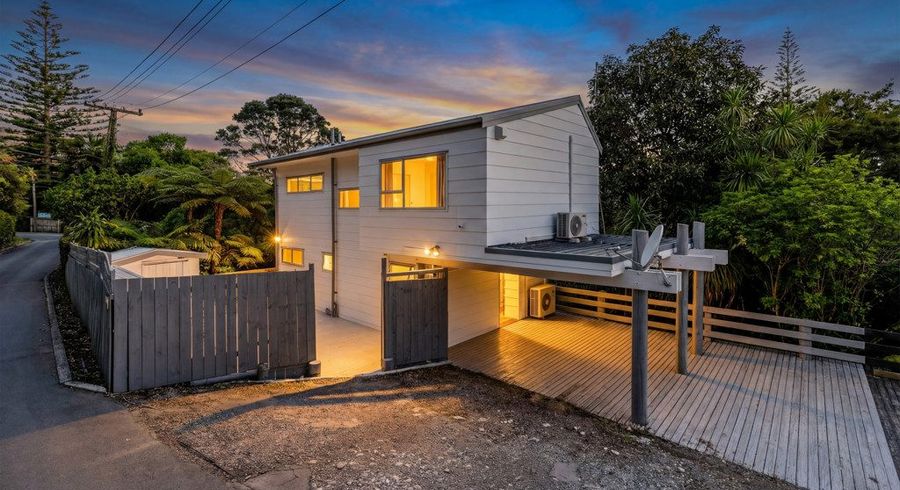  at 1/225 Beach Haven Road, Beach Haven, North Shore City, Auckland