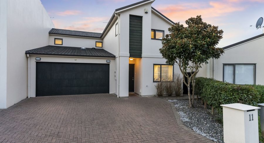  at 11 Bunker Rise, Golflands, Auckland