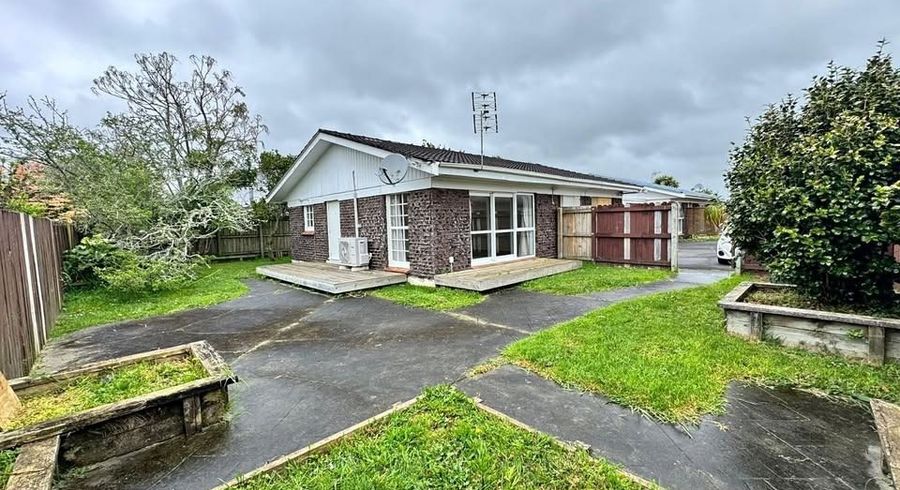 at 2/12 Booker Place, Weymouth, Manukau City, Auckland