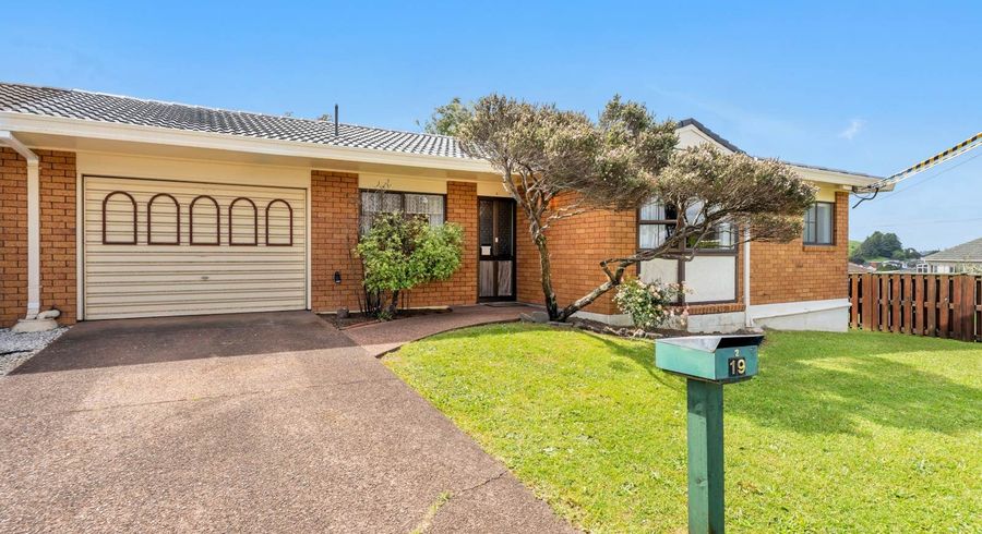  at 2/19 Howell Crescent, Mount Roskill, Auckland City, Auckland