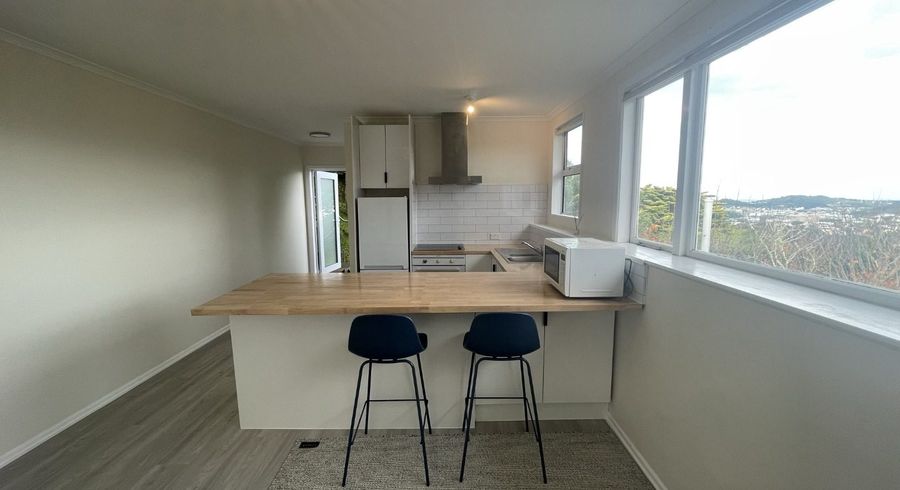  at Flat 2/12 Mataroa Avenue, Northland, Wellington, Wellington