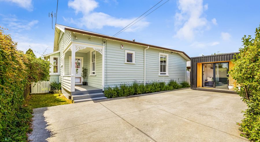  at 1/5 Kotuku Street, Te Atatū Peninsula, Auckland