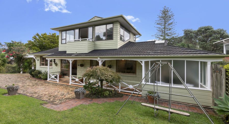  at 950 Beach Road, Torbay, Auckland