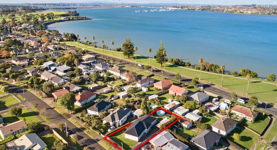  at 20 Pirangi Street, Point England, Auckland