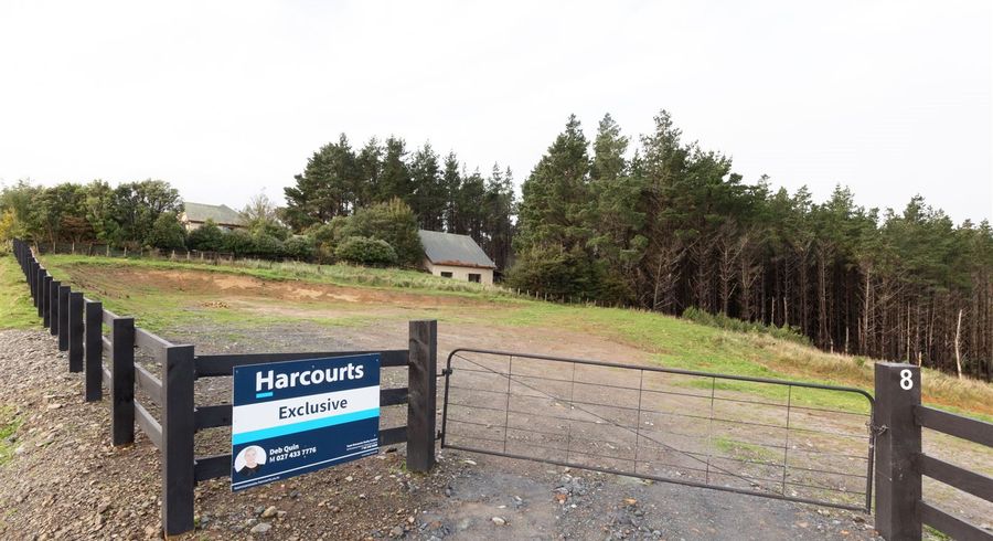  at 8 Pineland Drive, Turitea, Palmerston North