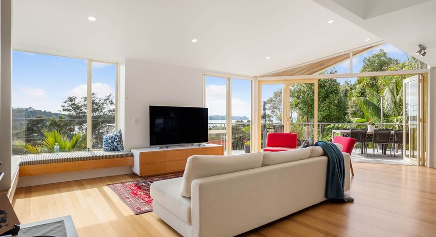  at 9 Opou Road, Titirangi, Auckland