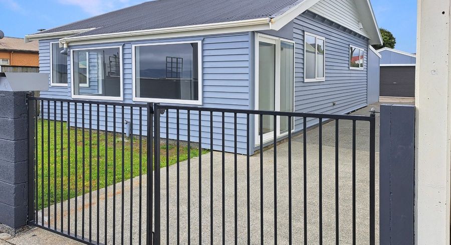  at 221 The Esplanade, Petone, Lower Hutt