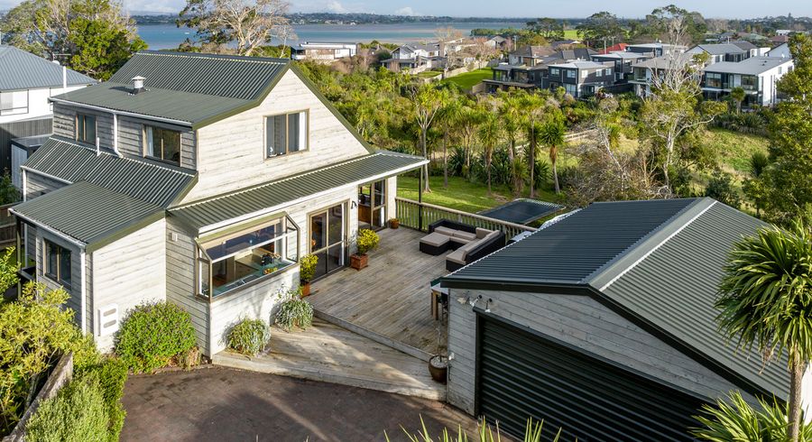  at 2/305 West Tamaki Road, Wai O Taiki Bay, Auckland