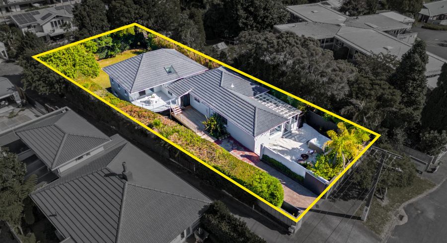  at 24 Wainoni Avenue, Point Chevalier, Auckland City, Auckland