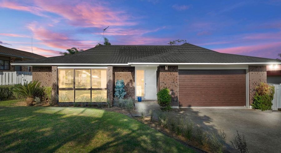  at 7 Mark Edward Drive, Half Moon Bay, Auckland